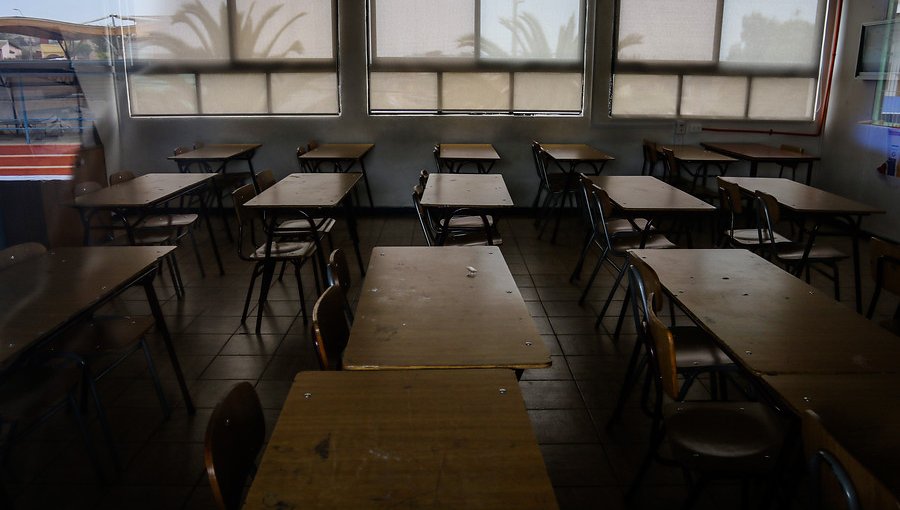 Ministerio de Educación: Clases suspendidas desde inicio de crisis social no deberán ser recuperadas