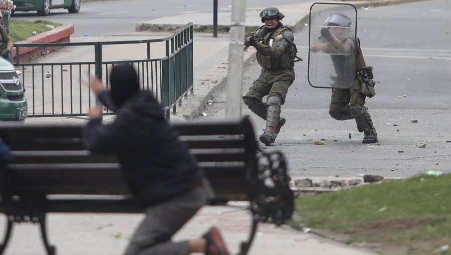 Carabineros reciben sólo 8 horas de instrucción en uso escopeta antidisturbios