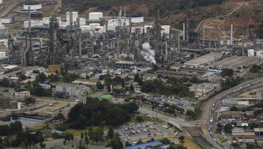 Arraigo nacional y firma mensual para ejecutivos de ENAP por contaminación