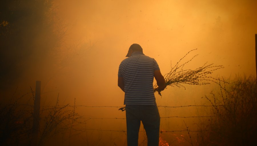 Incendio en Requinoa amenaza torres de alta tensión y antenas telecomunicaciones