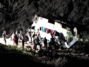 Al menos 23 personas fallecieron luego que bus de Turbus se desbarrancara en ruta Antofagasta - Taltal