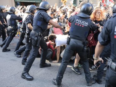 Justicia de Barcelona investiga si dos manifestantes perdieron sus ojos por impacto de proyectil policial