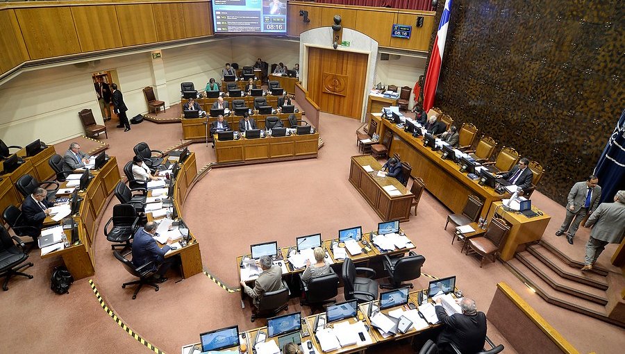 Despachan a la Cámara proyecto que beneficiará a los estudiantes de menores ingresos