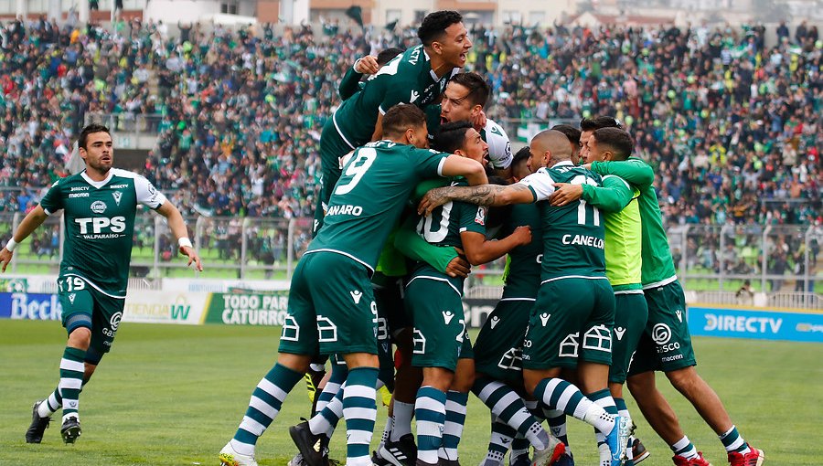 ANFP y clubes de Primera B habrían acordado el ascenso de Santiago Wanderers