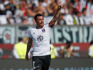 Colo-Colo renovaría contrato de Esteban Paredes que va por récord de Caszely