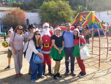 Funcionarios de la sucursal Quillota del IPS ChileAtiende adelantaron la Navidad para niños de centro de acogida