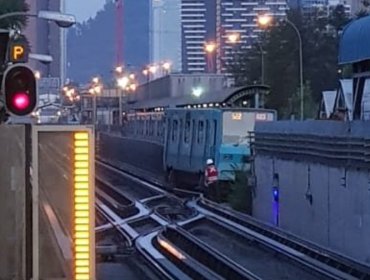 Tren bloquea vías de la Línea 5 y obliga a suspender el servicio en varias estaciones de Metro de Santiago