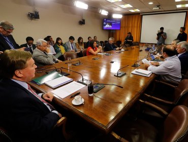 Comisión revisora aprueba libelo de la acusación constitucional presentada contra el presidente Piñera