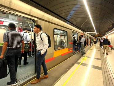 Dos estaciones del Metro de Santiago serán reabiertas durante la próxima semana