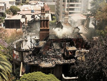 Presentan denuncia ante Fiscalía para dar con responsables de incendio a Casa Italia de Viña del Mar