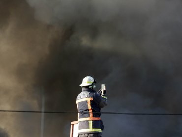 Cerca de 83 mil clientes quedan sin luz tras incendio en Los Andes y San Felipe