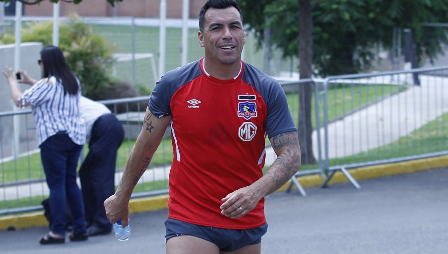 Paredes decidió renovar un año más en Colo Colo y va por el récord de Caszely