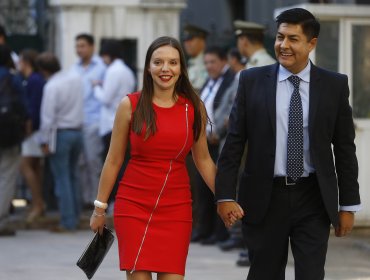 Chofer de diputada Camila Flores denuncia durísima humillación de parlamentaria y que lo dejó "botado" en la calle