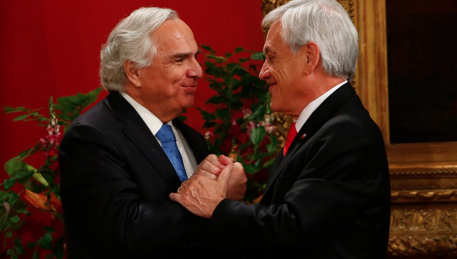 Presidente Piñera realiza en su casa una cena de desagravio a ex ministro Andrés Chadwick