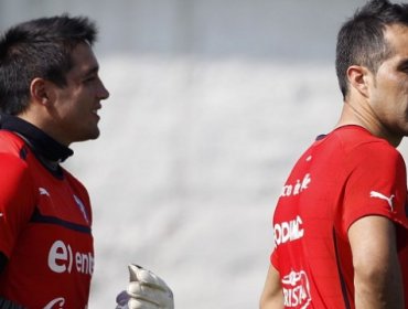 Claudio Bravo felicitó a Miguel Pinto por su reciente fichaje en Colo-Colo