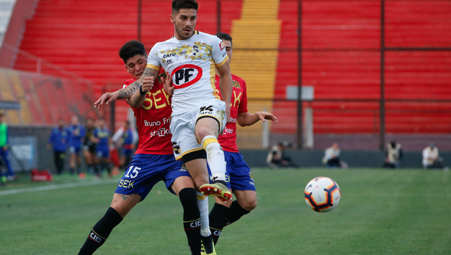 Jonathan Benítez se convirtió en el segundo refuerzo de Palestino para el 2020