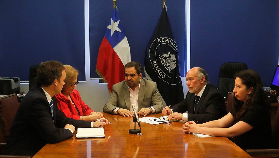 Presidentes del Senado y de la Cámara piden construir un proyecto de pensiones con una "hoja en blanco"