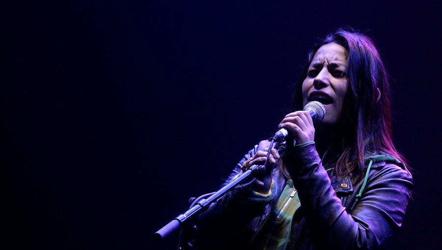 Cantantes chilenas brindarán concierto para ir en ayuda a víctimas de traumas oculares