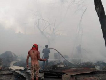 Seis viviendas consumidas y cuatro personas lesionadas deja incendio forestal en Lampa