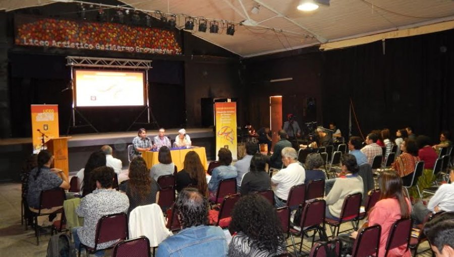 Representantes de diversos sectores debatieron sobre la educación artística en liceo de Quilpué