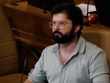 Gabriel Boric podría pasar a Comisión Ética por hacer ingresar a mujeres a debate en el Congreso