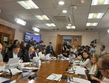 Comisión de Constitución aprueba proyecto de RN que permite paridad de género