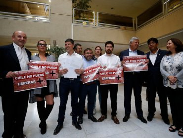 Cámara de Diputados aprueba interpelar a los ministros del Trabajo, Salud y Hacienda en enero