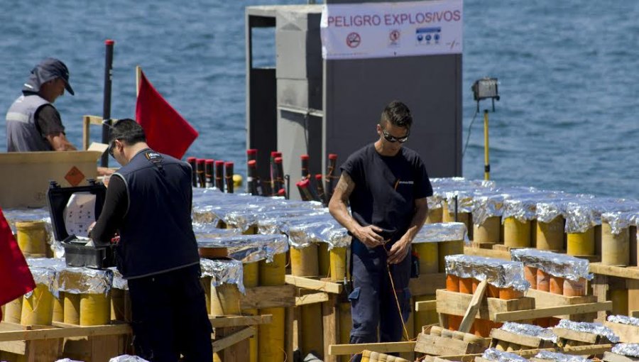 Año Nuevo: Valparaíso baja punto de lanzamiento de fuegos artificiales y cancela fiesta en plaza Sotomayor