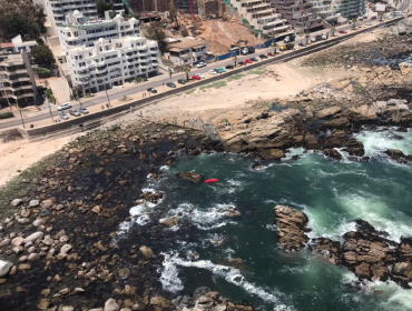 Con síntomas de hipotermia logran rescatar a kayakista en el quinto sector de Reñaca