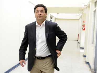 Vicepresidente de la UDI asegura que sus pares de RN y Evópoli "hacen política con la encuesta del lunes"