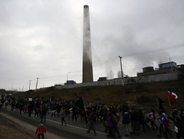 Incierto futuro de División Codelco-Ventanas: 8 mil familias se verían afectadas si se decide el cierre