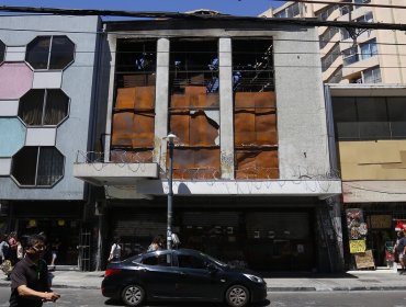 SML aplica protocolo por posible acción de agentes del Estado en cadáveres hallados en tienda incendiada en Valparaíso