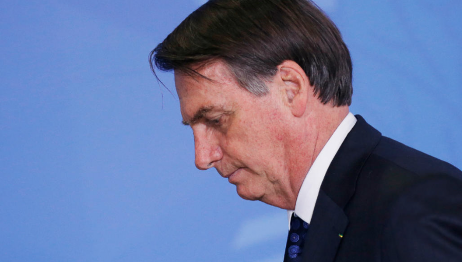 Jair Bolsonaro debió ser internado de urgencia tras sufrir un accidente en su residencia oficial