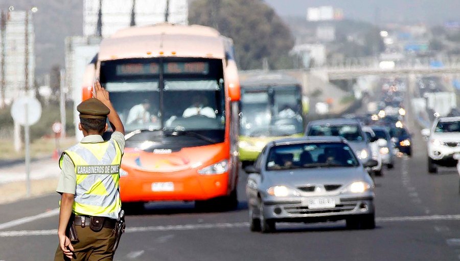 76 mil vehículos saldrán de la región Metropolitana para celebrar Navidad