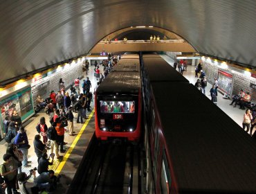 Conozca los horarios del Metro de Santiago, de sus buses de apoyo y de los servicios habituales de RED