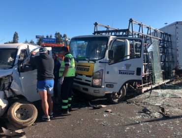 Accidente múltiple mantiene suspendido el tránsito vehicular en la ruta 68 en dirección a Valparaíso