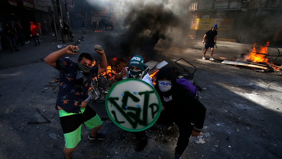 Informe del Gobierno vincula a integrantes de la barra de Santiago Wanderers a saqueos en Valparaíso