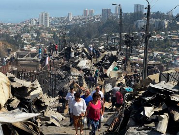 Municipio de Valparaíso interpuso querella criminal contra quien resulte responsable de incendio en Rocuant y San Roque