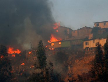 Ministro de Agricultura: "Hay 99% de probabilidades que estos incendios sean intencionales"