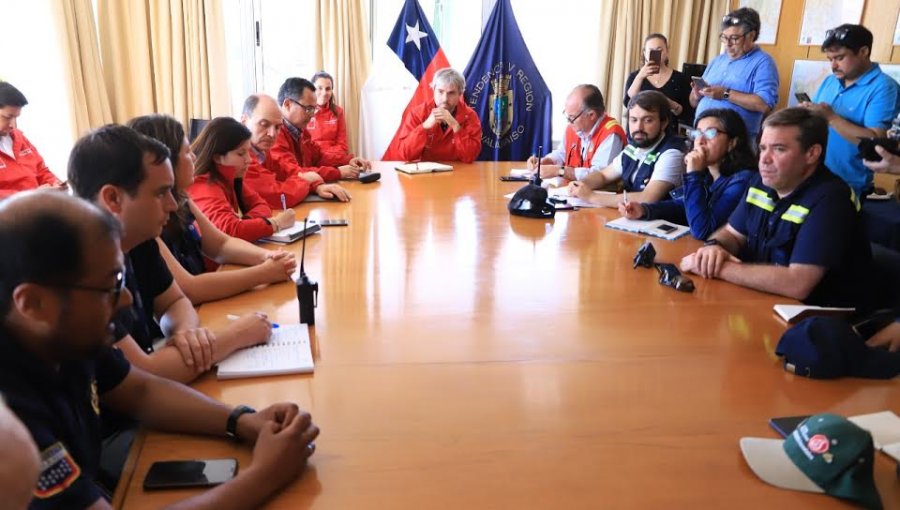 Constituyen mesa técnica para la emergencia y la reconstrucción de sectores afectados por incendio en Valparaíso