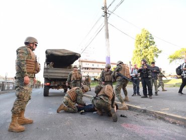 Revocan prisión preventiva a militar que disparó a hombre durante toque de queda en el Biobío