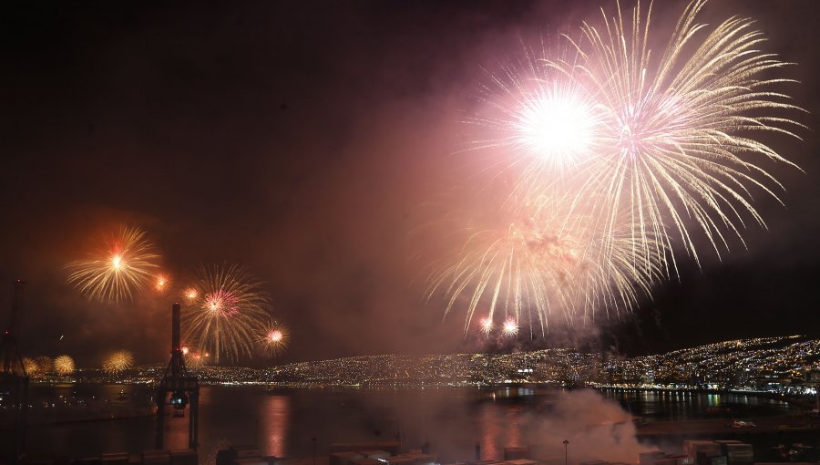 Valparaíso confirma juegos artificiales de Año Nuevo, pese a devastador incendio