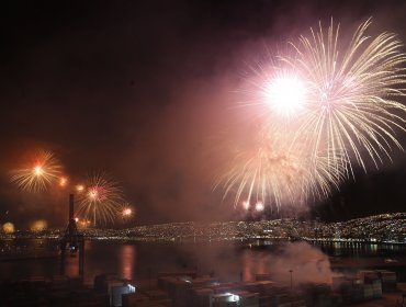 Valparaíso confirma juegos artificiales de Año Nuevo, pese a devastador incendio