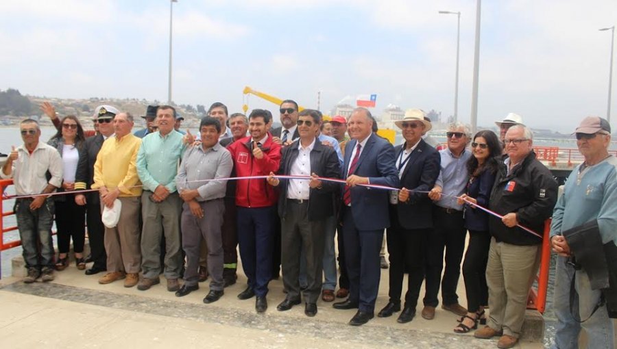 Pescadores de caleta Ventanas cuentan con nuevo muelle para realizar su trabajo en Puchuncaví