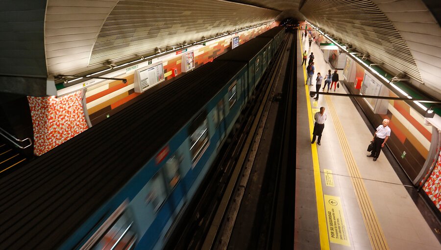 Estos son los horarios que tendrá Metro de Santiago este martes 31 y miércoles 1 de enero