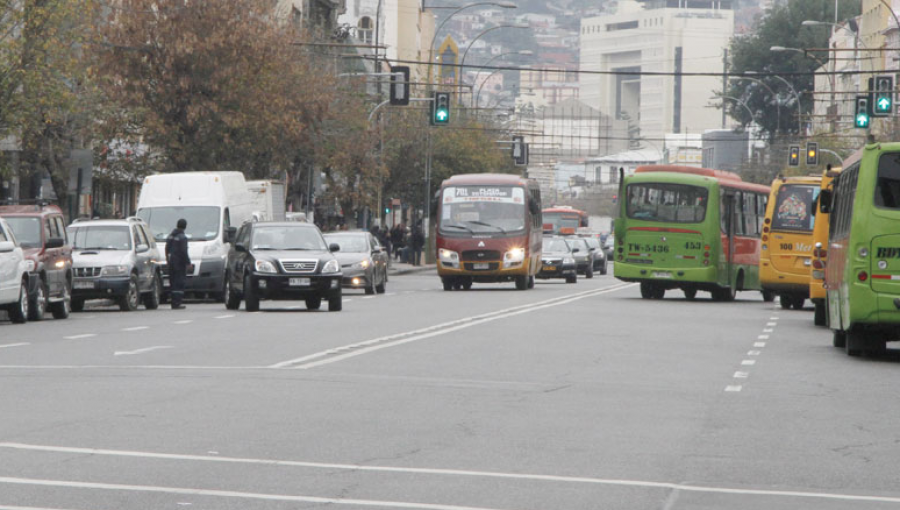 Comerciantes ambulantes de Valparaíso explicaron motivo de los fuertes estruendos escuchados en Av. Pedro Montt