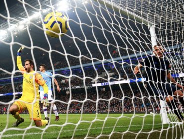 Claudio Bravo tuvo un partido de dulce y agraz en victoria del Manchester City