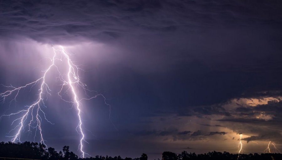 Declaran alerta preventiva en cuatro comunas de Atacama por tormentas eléctricas