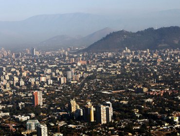 Alojamientos turísticos cayeron 27,4% en noviembre: Región Metropolitana fue la más afectada