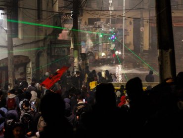 Carabineros inicia sumario por joven que perdió un ojo por presunto impacto de bomba lacrimógena en Valparaíso